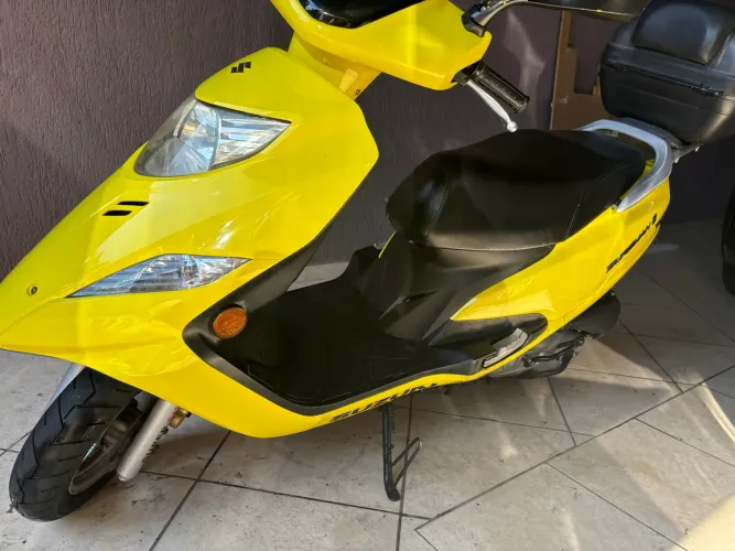 Suzuki burgman 2015