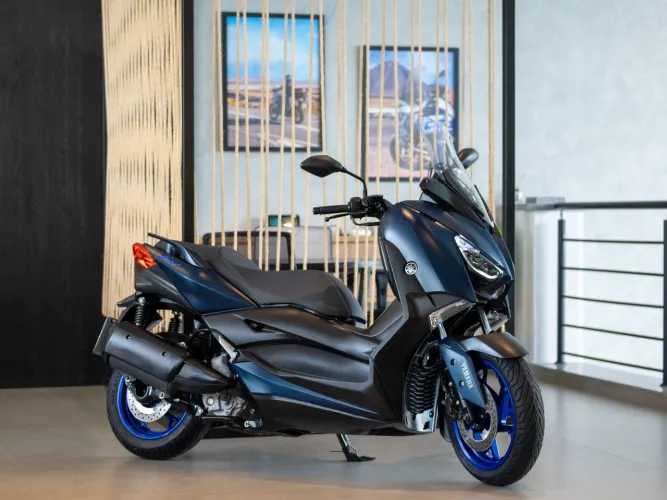 YAMAHA XMAX 250 2023