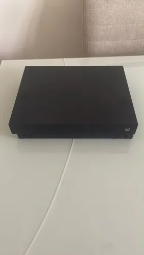 Xbox One X 1T Ótimo estado