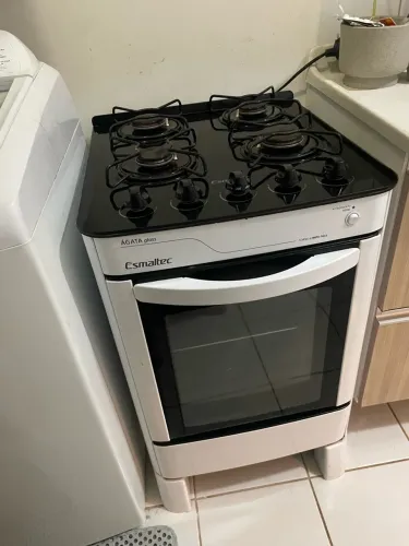 Fogão Esmaltec Ágata Glass 4 Bocas Branco Forno Limpa Fácil e Acendimento Automático