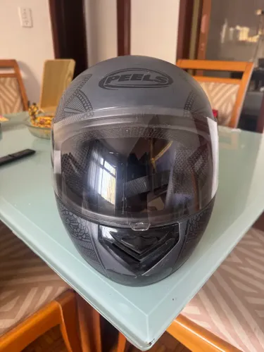 Capacete peels