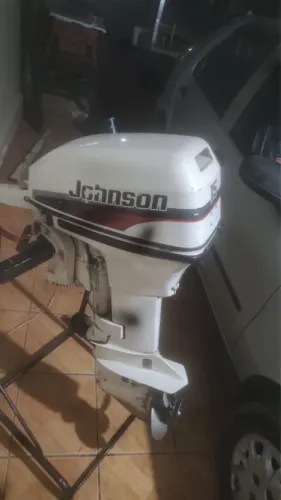 Vende-se motor johnson 15 hp ano 2006 - 2007