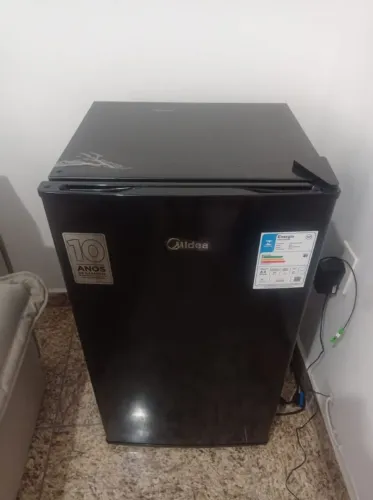 frigobar preto 93l inverter bivolt midea