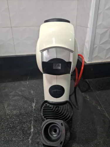 Vende - se Cafeteira Nescafe Dolce Gusto