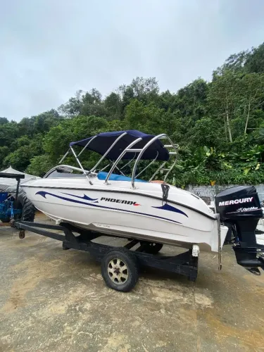 Lancha Phoenix 235 Platinum 