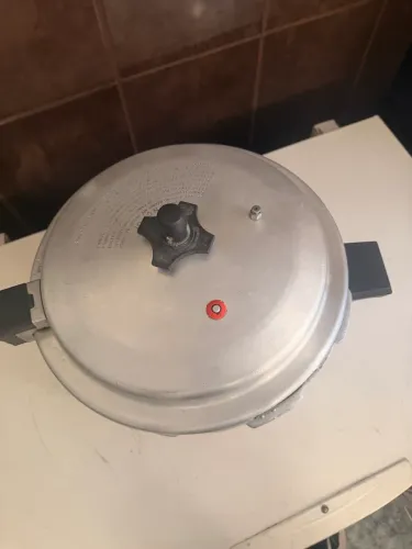 Panela de Pressão de Alumínio Grande - 20L