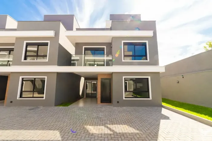 Sobrado em SANTA FELICIDADE com 135,52m²