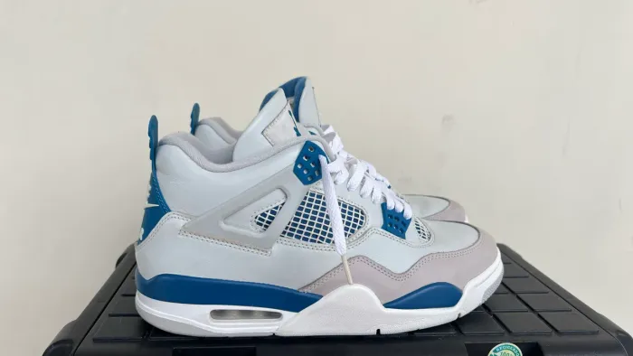 Nike Air Jordan 4 Retro 2024 ?Military Blue?
