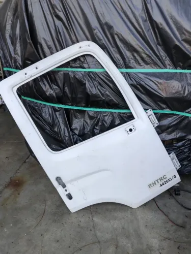 Porta caminhão constellation esquerda e direta original vazia 