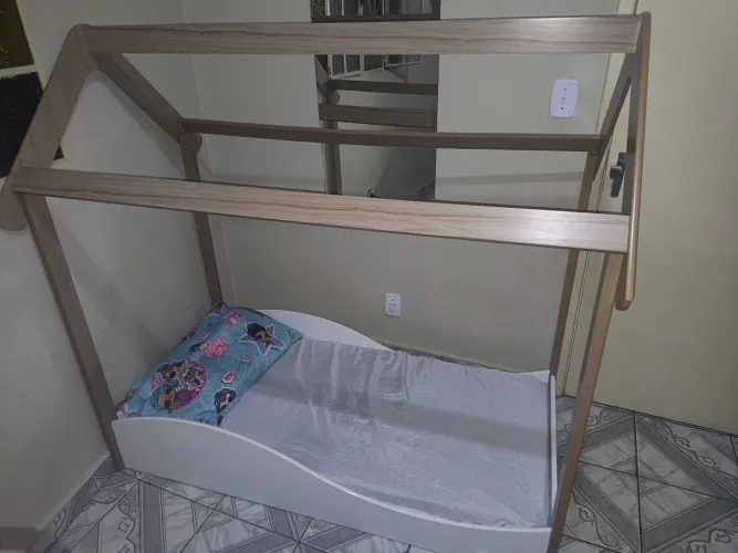 Cama casinha montessoriana