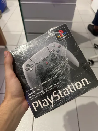 Controle Ps5 edição 30 anos (Americano) 