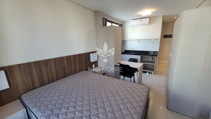 Studio mobiliado para aluguel no Trindade próximo à UFSC Florianópolis com 20 m² R$ 2.900,