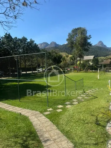 Excelente CASA em condomínio fechado em TERESÓPOLIS!!