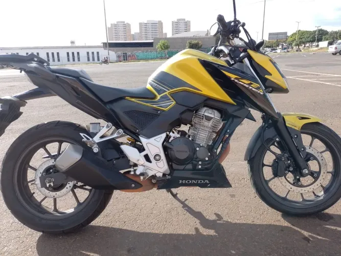 Vendo CB 300 Twister 2024