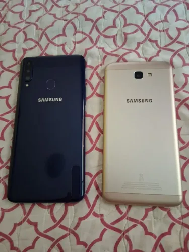 2 celulares (Samsung Galaxy A20s e Samsung Galaxy J7 Prime)