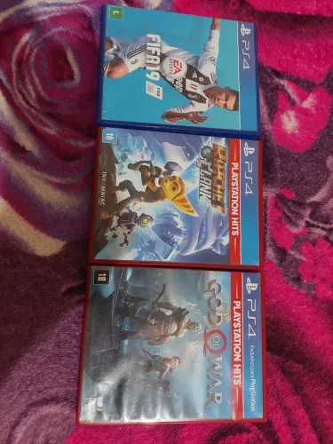 Vendo jogos de ps4 semi novos 