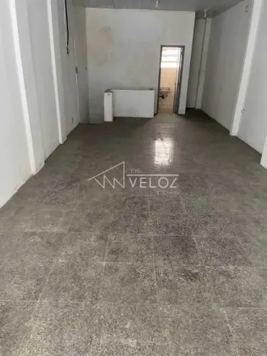 Loja - / Comercial / Santa Teresa