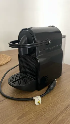 Nespresso Inissia D40 Preta