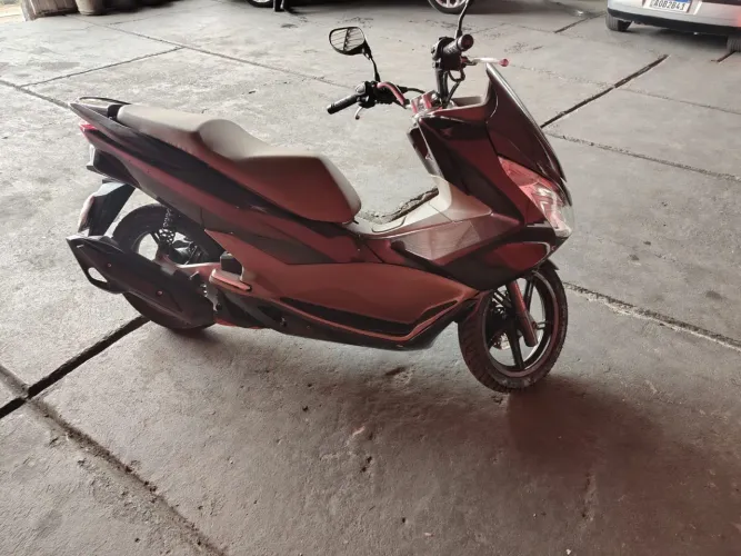 Honda PCX 150/dlx 2018 muito nova