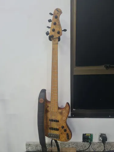 Baixo jazz bass dmark 5 cordas 