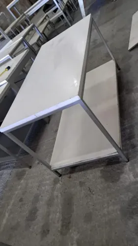 Mesa fixa - Com Estrutura Metálica 1,40 x 0,70
