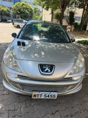 Peugeot 207 XR 1.4 Flex 8V 5P 2011