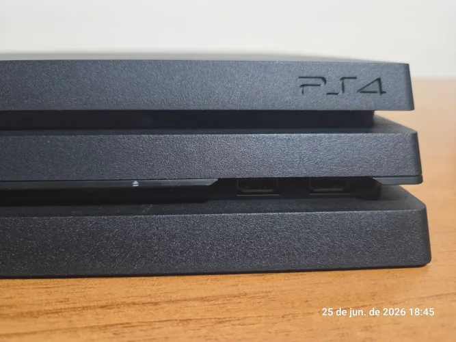 Playstation 4 PRO +controle +jogo