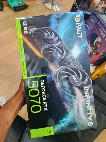 Placa de vídeo geforce RTX 5070 com 3 fan