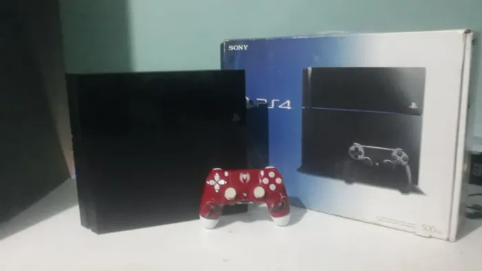 PS4 Fat 500GB - Ótimo Custo-Benefício!