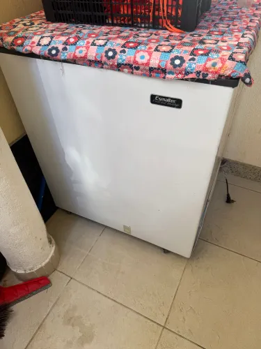 Freezer horizontal seminovo (Defeito).