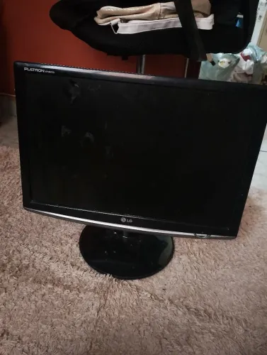 Tela de Pc flatron w1952TQ