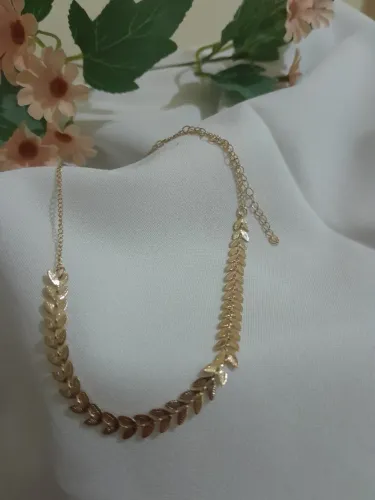 Choker Escama Trabalhada Folheado a Ouro 18K