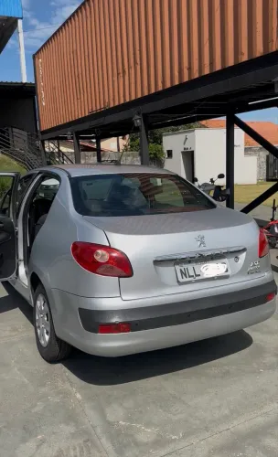Peugeot 207 Sedan Passion XR 1.4 Flex 8V 4P 2009