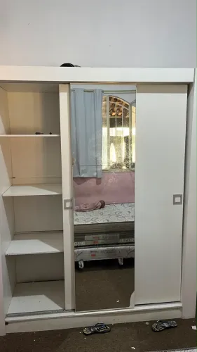 Guarda-Roupa Casal Branco com Espelho - Portas de Correr