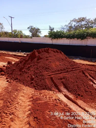 Distribuidor de Aterro - Terra de qualidade e entrega rápida