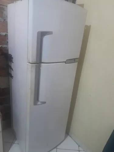 Geladeira com defeito 