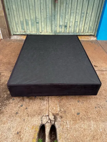 Base box de casal preta