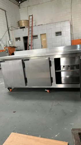 Balcão Frigorífico 1950mm 3 Portas Inox Linha Industrial