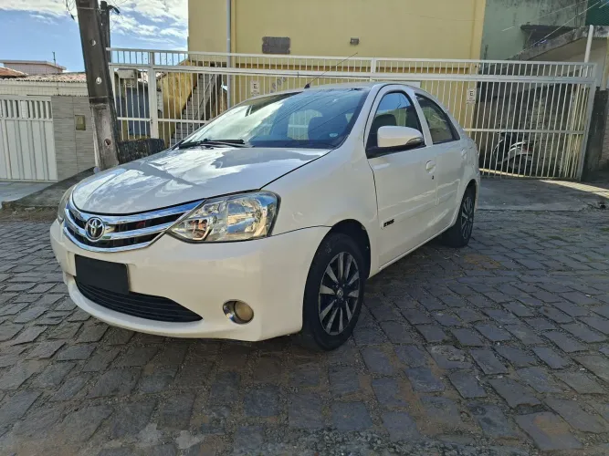 Toyota Etios Platinum Sed. 1.5 Flex 16V 4P Mec. 2016