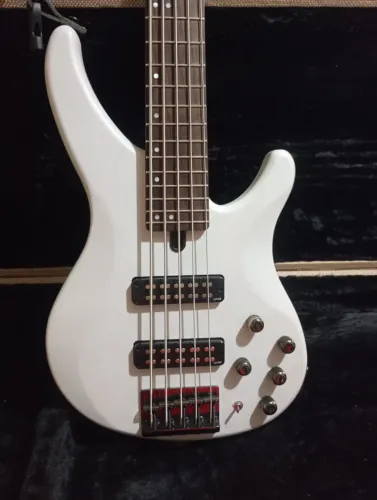CONTRABAIXO YAMAHA TRBX 505 REGULADO COM CORDAS NOVAS!
