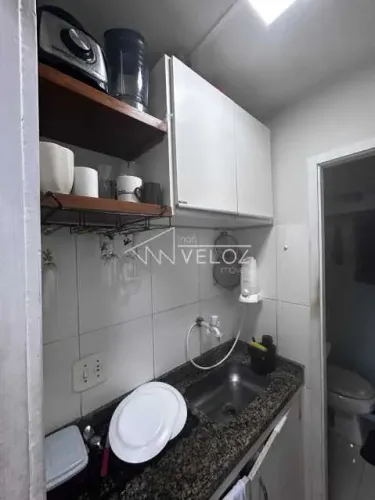Kitnet/Conjugado : / Residencial / Centro