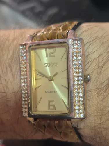 Relógio GUCCI VINTAGE À QUARTZ   -   FUNCIONAMENTO OK