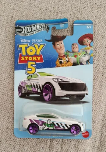 Hot Wheels Grand Cross - Edição Especial Toy Story 5 (Buzz Lightyear)
