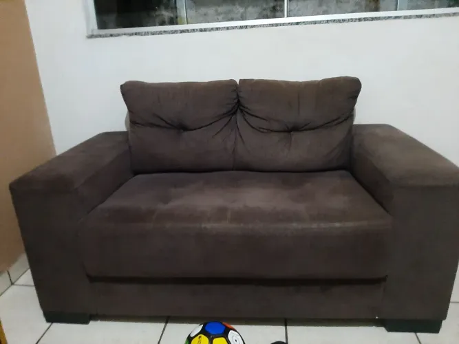 Vendo 1 sofá  de 2 lugar 