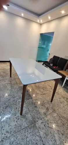 mesa de jantar quadrada com tampa de vidro 1000 reais