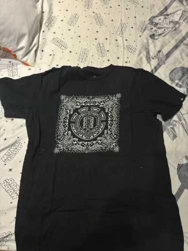 Roupas em bom estado (UND)