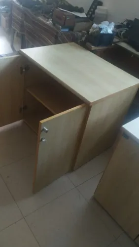 Armário escritório 2 portas e fechadura tampo 80cmx60cm e altura 73cm