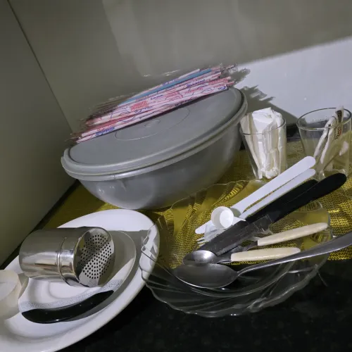 Kit com tupperware grande apenas 35 reais.