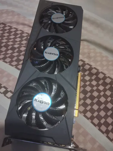 Rx6600 eagle gigabyte (com defeito)