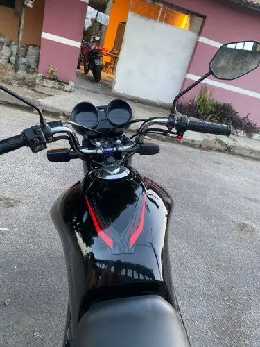 Vendo moto CG 150 ano 2010 esse moto tá muito top linda d+ tá com 2 pneus novos revisão